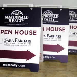 18" x 24" Plastic sandwich board with plastic handle